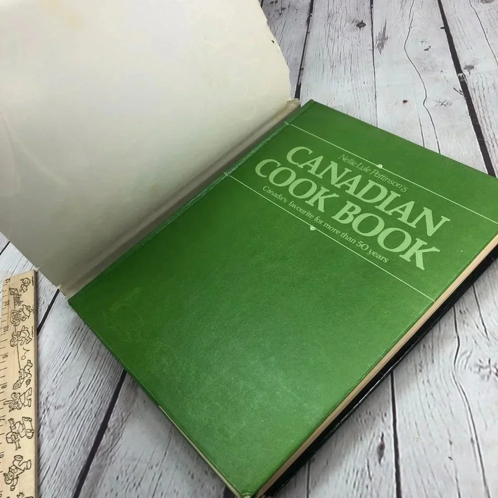 vintage nellie lyle pattinson's canadian Cookbook 1977